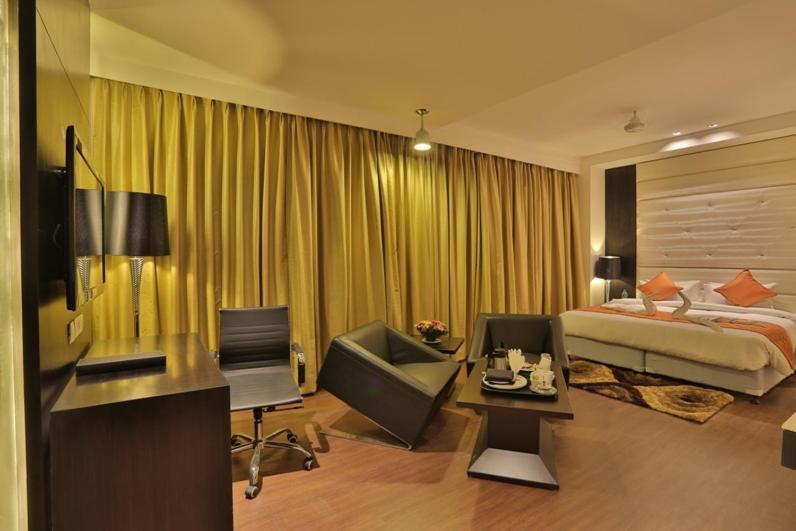 hotel mandarin zirakpur contact number